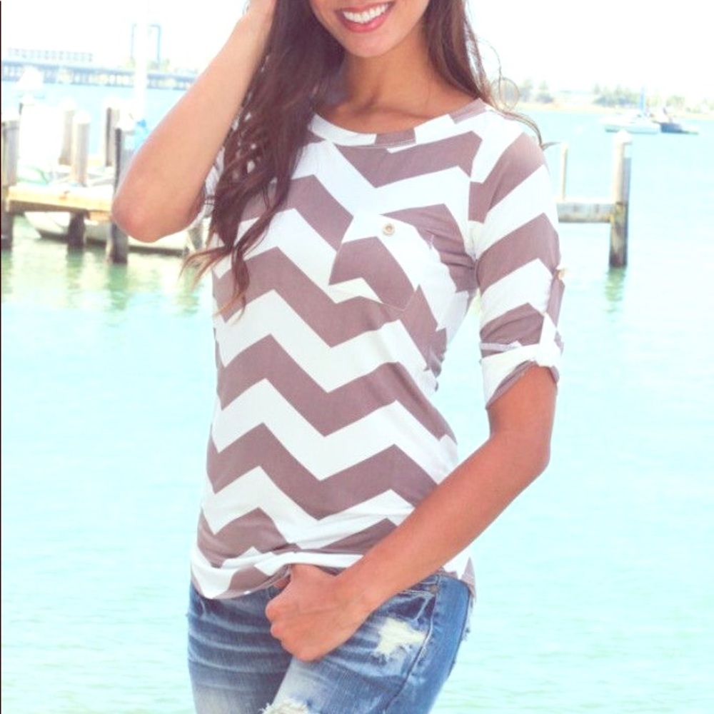 New Mocha Chevron Roll Tab Scoopneck top